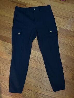 Classic Navy Cargo Ankle Pants halara l